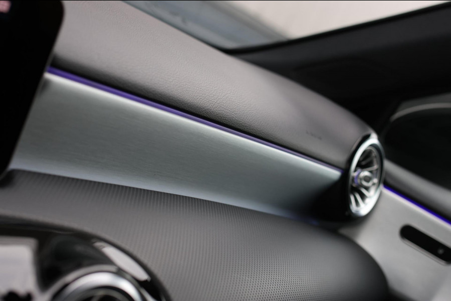 Mercedes-Benz A-Klasse 200 AMG *Pano*Camera*Stoelverwarming*Ambienteverlichting*