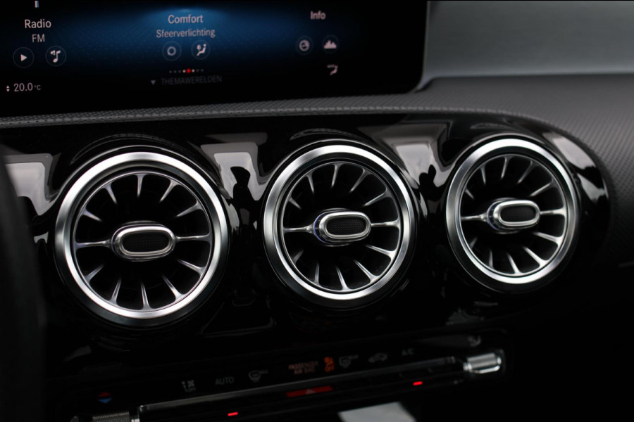 Mercedes-Benz A-Klasse 200 AMG *Pano*Camera*Stoelverwarming*Ambienteverlichting*