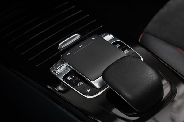 Mercedes-Benz A-Klasse 200 AMG *Pano*Camera*Stoelverwarming*Ambienteverlichting*