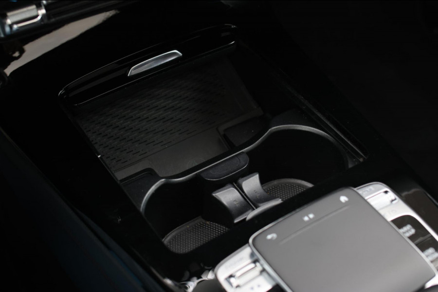 Mercedes-Benz A-Klasse 200 AMG *Pano*Camera*Stoelverwarming*Ambienteverlichting*