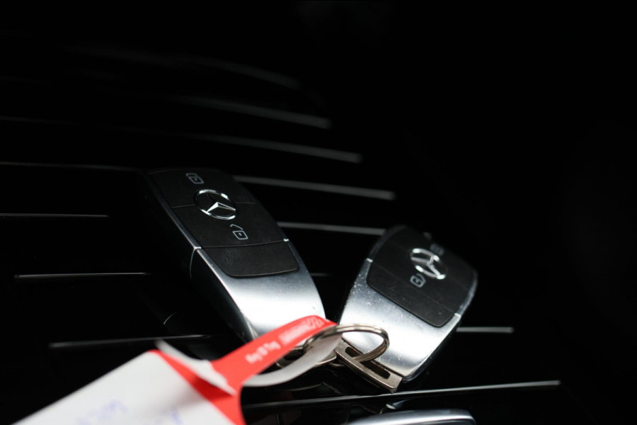 Mercedes-Benz A-Klasse 200 AMG *Pano*Camera*Stoelverwarming*Ambienteverlichting*