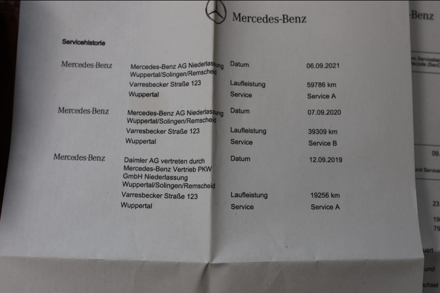 Mercedes-Benz A-Klasse 200 AMG *Pano*Camera*Stoelverwarming*Ambienteverlichting*