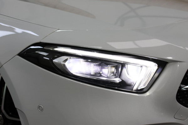 Mercedes-Benz A-Klasse 200 AMG *Pano*Camera*Stoelverwarming*Ambienteverlichting*