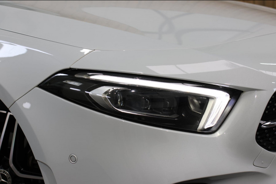 Mercedes-Benz A-Klasse 200 AMG *Pano*Camera*Stoelverwarming*Ambienteverlichting*