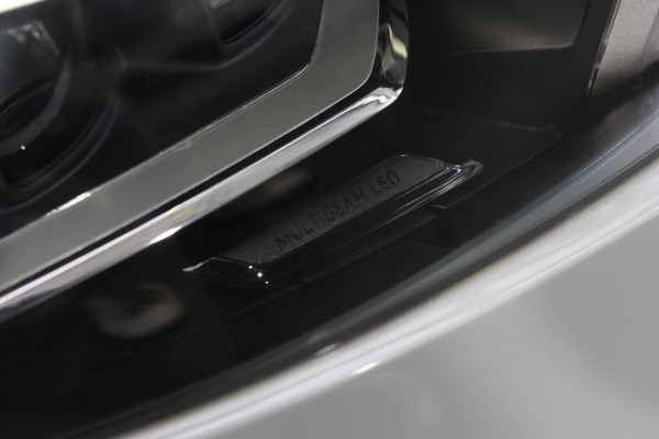 Mercedes-Benz A-Klasse 200 AMG *Pano*Camera*Stoelverwarming*Ambienteverlichting*
