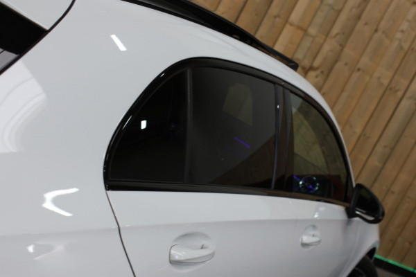 Mercedes-Benz A-Klasse 200 AMG *Pano*Camera*Stoelverwarming*Ambienteverlichting*