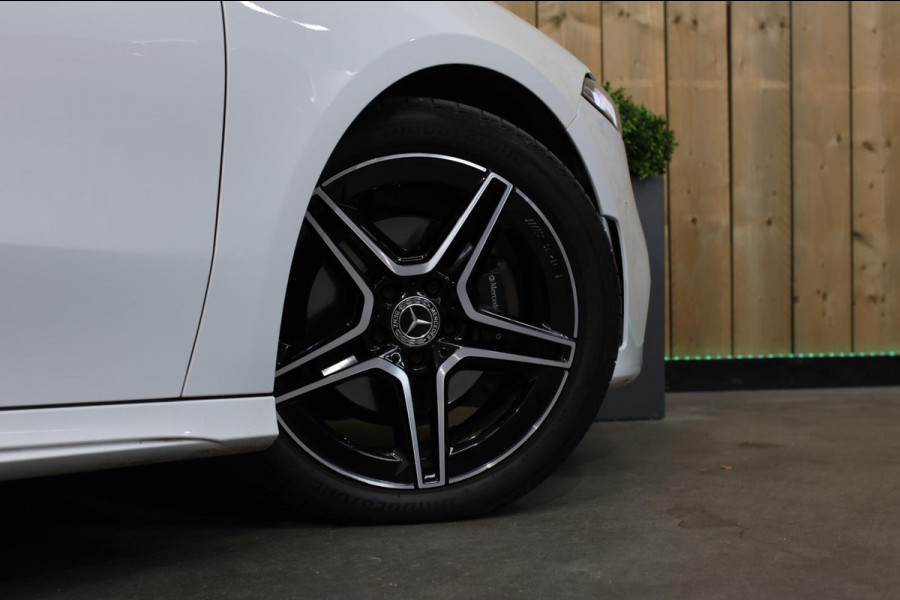 Mercedes-Benz A-Klasse 200 AMG *Pano*Camera*Stoelverwarming*Ambienteverlichting*