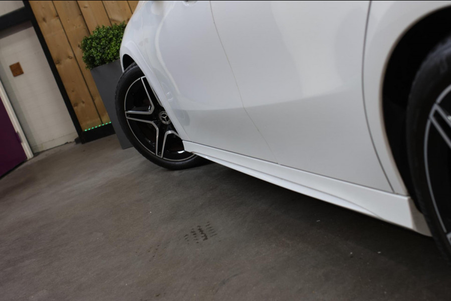 Mercedes-Benz A-Klasse 200 AMG *Pano*Camera*Stoelverwarming*Ambienteverlichting*