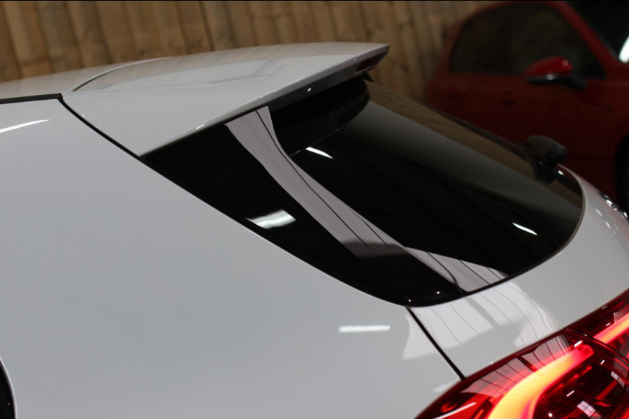 Mercedes-Benz A-Klasse 200 AMG *Pano*Camera*Stoelverwarming*Ambienteverlichting*