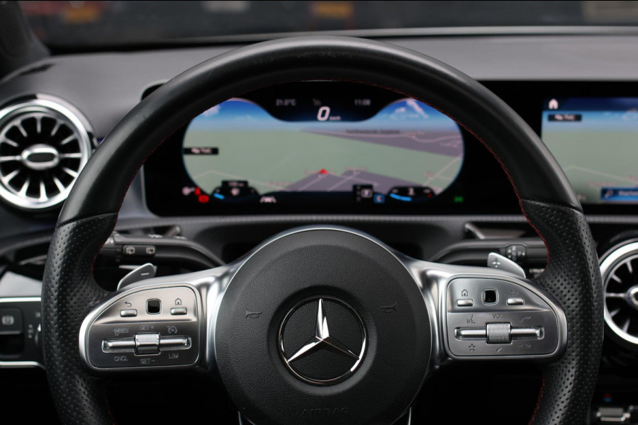 Mercedes-Benz A-Klasse 200 AMG *Pano*Camera*Stoelverwarming*Ambienteverlichting*