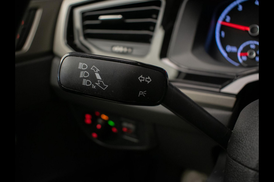 Volkswagen Polo 1.0 TSI Comfortline Sport (APPLE CARPLAY,NAVI,ADAPTIVE CRUISE,LED,DAB,SPORTSTOELEN,LM VELGEN,NETTE STAAT)