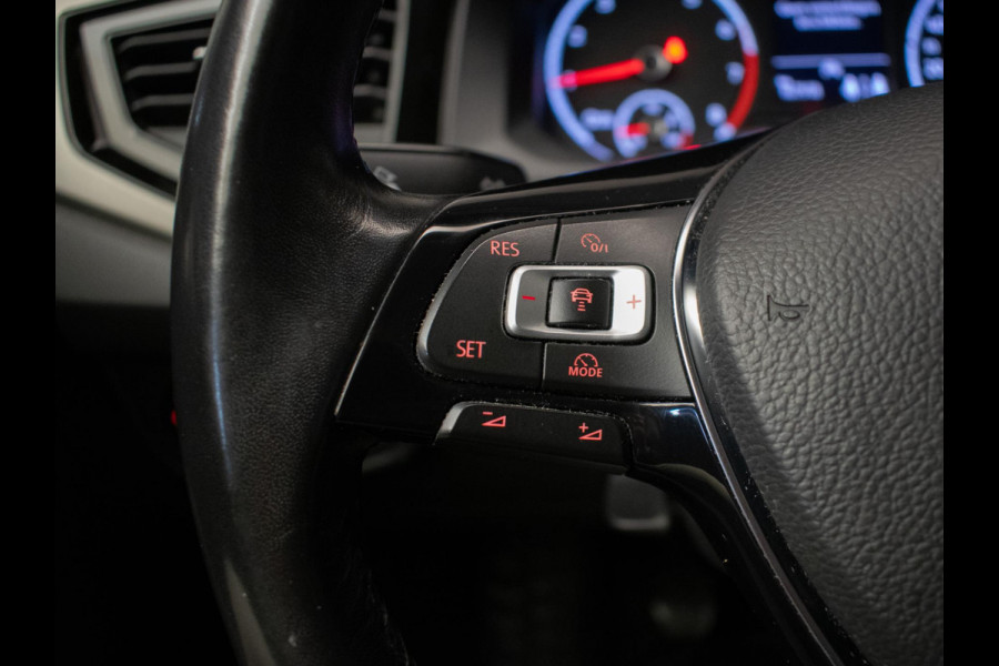 Volkswagen Polo 1.0 TSI Comfortline Sport (APPLE CARPLAY,NAVI,ADAPTIVE CRUISE,LED,DAB,SPORTSTOELEN,LM VELGEN,NETTE STAAT)