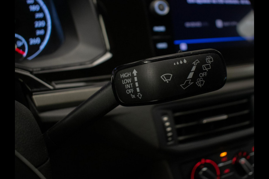 Volkswagen Polo 1.0 TSI Comfortline Sport (APPLE CARPLAY,NAVI,ADAPTIVE CRUISE,LED,DAB,SPORTSTOELEN,LM VELGEN,NETTE STAAT)