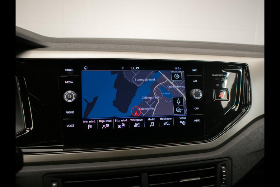 Volkswagen Polo 1.0 TSI Comfortline Sport (APPLE CARPLAY,NAVI,ADAPTIVE CRUISE,LED,DAB,SPORTSTOELEN,LM VELGEN,NETTE STAAT)