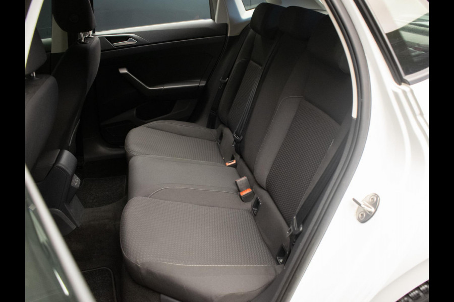 Volkswagen Polo 1.0 TSI Comfortline Sport (APPLE CARPLAY,NAVI,ADAPTIVE CRUISE,LED,DAB,SPORTSTOELEN,LM VELGEN,NETTE STAAT)