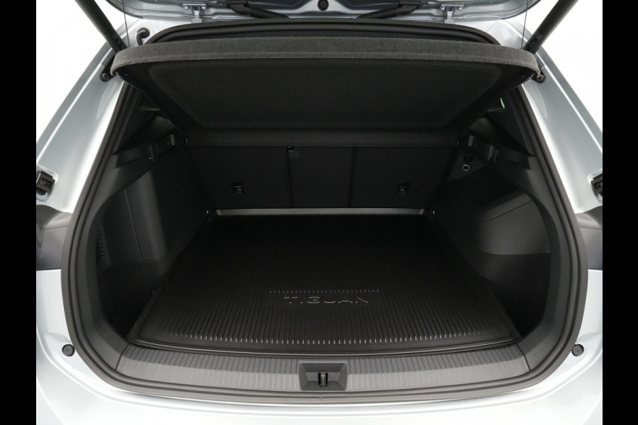 Volkswagen Tiguan 1.5 eHybrid 204 6DSG R-Line Edition Automaat | Black Style Pakket