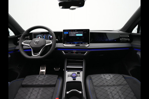 Volkswagen Tiguan 1.5 eHybrid 204 6DSG R-Line Edition Automaat | Black Style Pakket