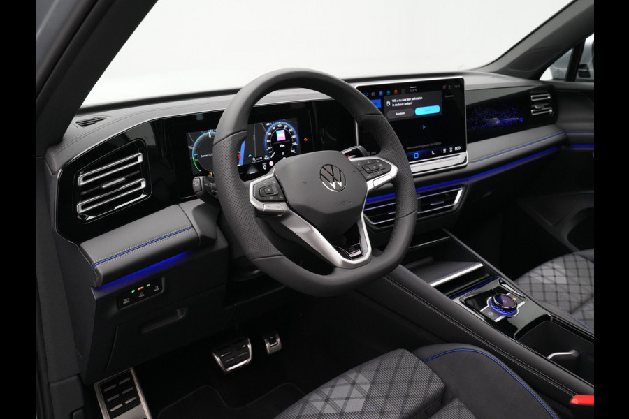 Volkswagen Tiguan 1.5 eHybrid 204 6DSG R-Line Edition Automaat | Black Style Pakket