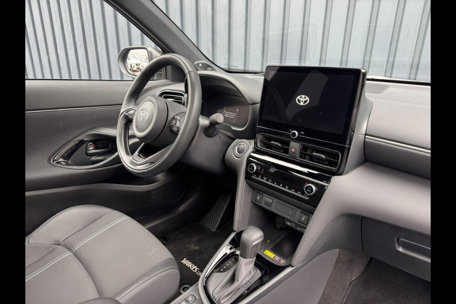 Toyota Yaris Cross 1.5 Hybrid 130 Launch Edition / bi tone | Pano dak | JBL | 360 camera | Head-up | Rijklaar!!
