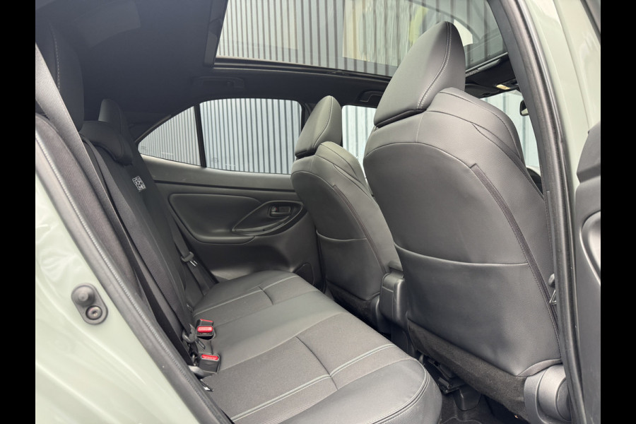 Toyota Yaris Cross 1.5 Hybrid 130 Launch Edition / bi tone | Pano dak | JBL | 360 camera | Head-up | Rijklaar!!