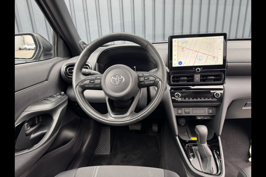 Toyota Yaris Cross 1.5 Hybrid 130 Launch Edition / bi tone | Pano dak | JBL | 360 camera | Head-up | Rijklaar!!