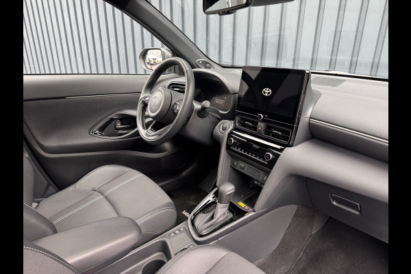 Toyota Yaris Cross 1.5 Hybrid 130 Launch Edition / bi tone | Pano dak | JBL | 360 camera | Head-up | Rijklaar!!