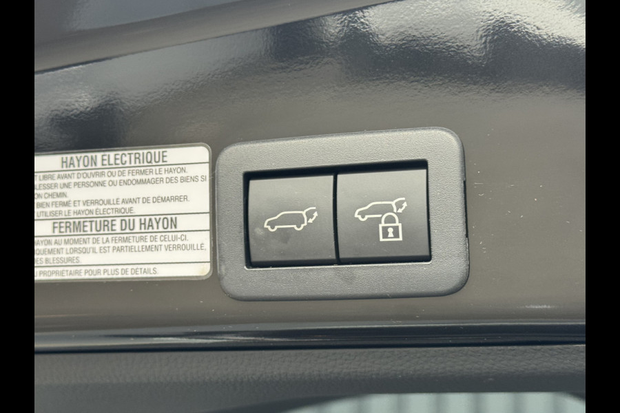 Toyota Yaris Cross 1.5 Hybrid 130 Launch Edition / bi tone | Pano dak | JBL | 360 camera | Head-up | Rijklaar!!