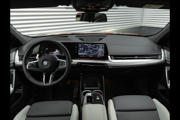 BMW iX2 eDrive20 M-Sport Pro - ACC - Head-up - Harman Kardon