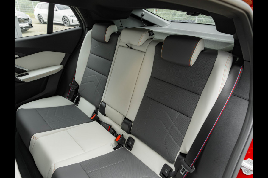 BMW iX2 eDrive20 M-Sport Pro - ACC - Head-up - Harman Kardon