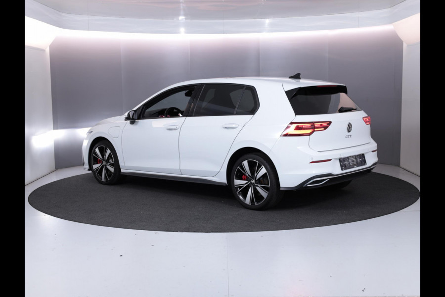 Volkswagen Golf 1.4 eHybrid Style 204 PK PHEV | Panorama dak | 18" LM velgen | Keyless entry | Side assist |