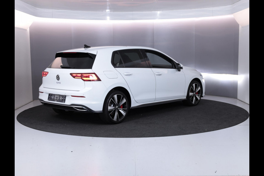 Volkswagen Golf 1.4 eHybrid Style 204 PK PHEV | Panorama dak | 18" LM velgen | Keyless entry | Side assist |
