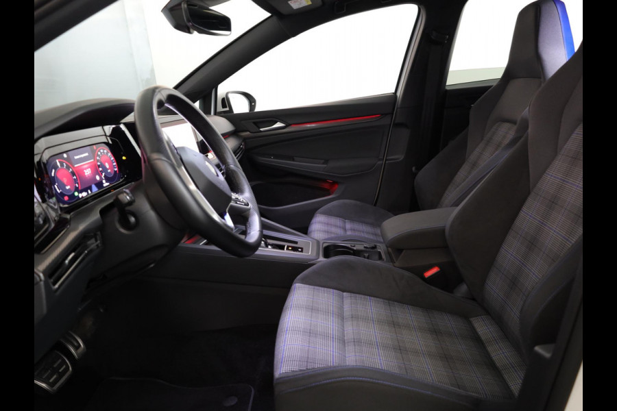 Volkswagen Golf 1.4 eHybrid Style 204 PK PHEV | Panorama dak | 18" LM velgen | Keyless entry | Side assist |