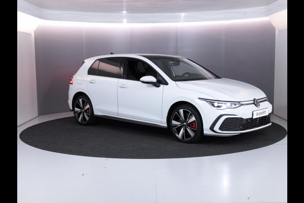 Volkswagen Golf 1.4 eHybrid Style 204 PK PHEV | Panorama dak | 18" LM velgen | Keyless entry | Side assist |
