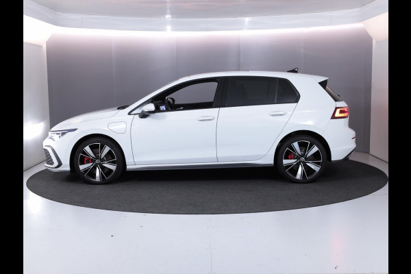 Volkswagen Golf 1.4 eHybrid Style 204 PK PHEV | Panorama dak | 18" LM velgen | Keyless entry | Side assist |