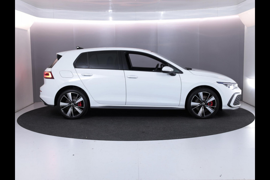 Volkswagen Golf 1.4 eHybrid Style 204 PK PHEV | Panorama dak | 18" LM velgen | Keyless entry | Side assist |