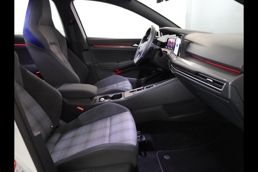 Volkswagen Golf 1.4 eHybrid Style 204 PK PHEV | Panorama dak | 18" LM velgen | Keyless entry | Side assist |