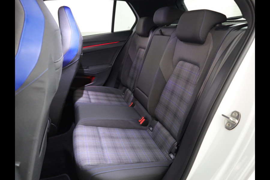 Volkswagen Golf 1.4 eHybrid Style 204 PK PHEV | Panorama dak | 18" LM velgen | Keyless entry | Side assist |