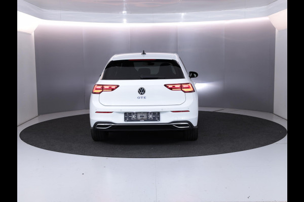 Volkswagen Golf 1.4 eHybrid Style 204 PK PHEV | Panorama dak | 18" LM velgen | Keyless entry | Side assist |