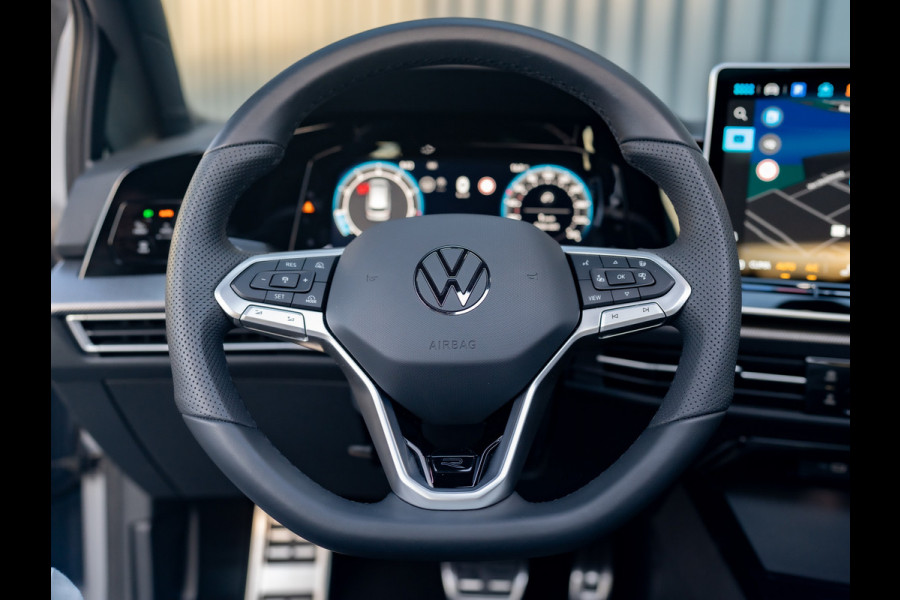 Volkswagen GOLF Variant 1.5 eTSI R-Line Edition | Pano | Trekhaak wegkl. | IQ Light | Head Up | Elk. A-klep | Prijs Rijklaar!!