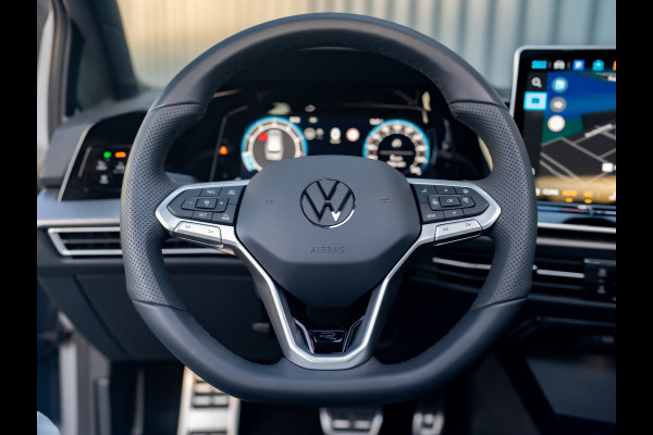 Volkswagen GOLF Variant 1.5 eTSI R-Line Edition | Pano | Trekhaak wegkl. | IQ Light | Head Up | Elk. A-klep | Prijs Rijklaar!!
