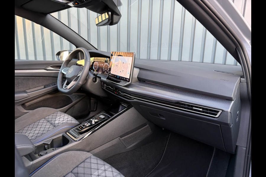 Volkswagen GOLF Variant 1.5 eTSI R-Line Edition | Pano | Trekhaak wegkl. | IQ Light | Head Up | Elk. A-klep | Prijs Rijklaar!!