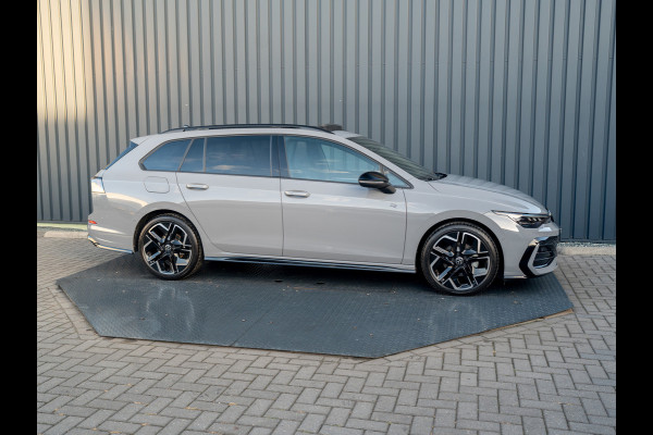 Volkswagen GOLF Variant 1.5 eTSI R-Line Edition | Pano | Trekhaak wegkl. | IQ Light | Head Up | Elk. A-klep | Prijs Rijklaar!!