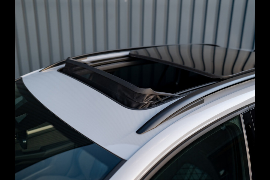 Volkswagen GOLF Variant 1.5 eTSI R-Line Edition | Pano | Trekhaak wegkl. | IQ Light | Head Up | Elk. A-klep | Prijs Rijklaar!!