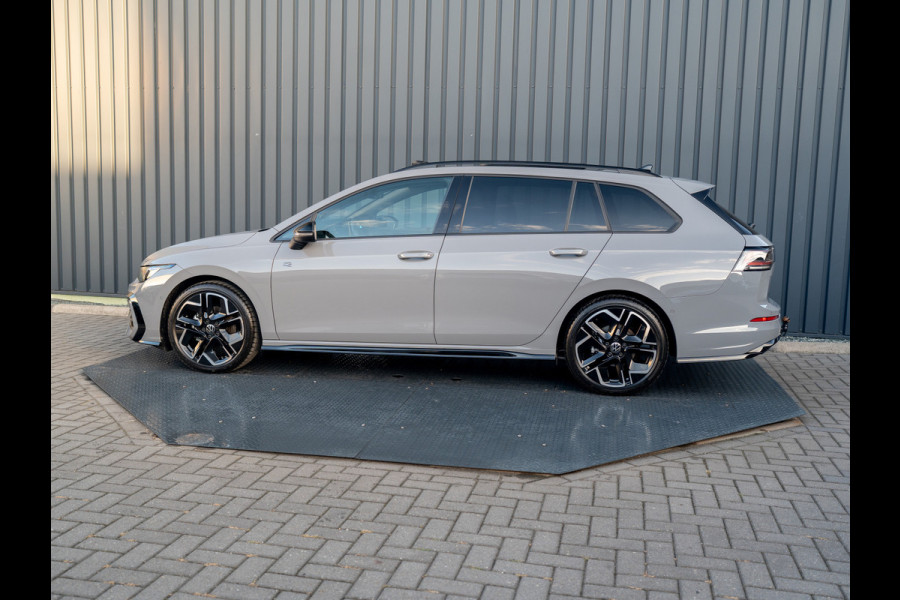 Volkswagen GOLF Variant 1.5 eTSI R-Line Edition | Pano | Trekhaak wegkl. | IQ Light | Head Up | Elk. A-klep | Prijs Rijklaar!!