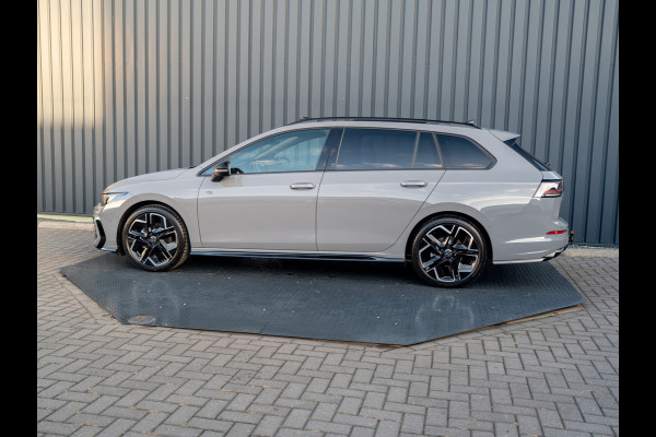 Volkswagen GOLF Variant 1.5 eTSI R-Line Edition | Pano | Trekhaak wegkl. | IQ Light | Head Up | Elk. A-klep | Prijs Rijklaar!!