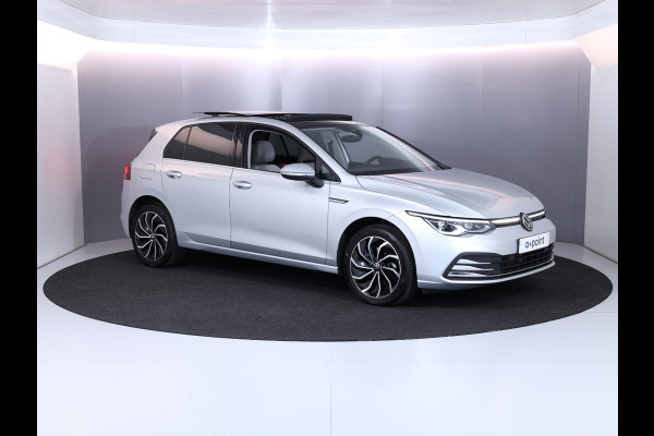 Volkswagen Golf 1.5 eTSI Style 130 pk Automaat (DSG) | Navigatie | Panoramadak | Parkeersensoren | Adaptieve cruise control | Stoelverwarming |