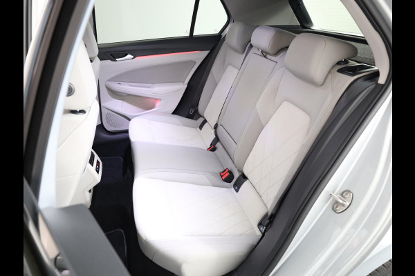 Volkswagen Golf 1.5 eTSI Style 130 pk Automaat (DSG) | Navigatie | Panoramadak | Parkeersensoren | Adaptieve cruise control | Stoelverwarming |