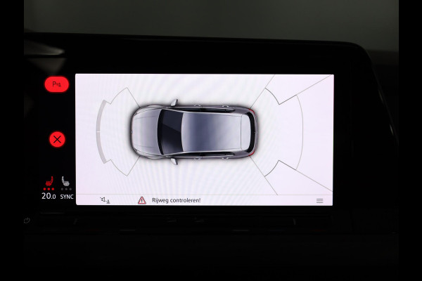 Volkswagen Golf 1.5 eTSI Style 130 pk Automaat (DSG) | Navigatie | Panoramadak | Parkeersensoren | Adaptieve cruise control | Stoelverwarming |