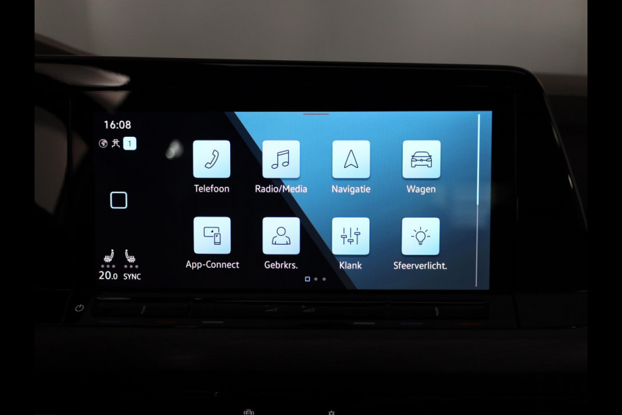 Volkswagen Golf 1.5 eTSI Style 130 pk Automaat (DSG) | Navigatie | Panoramadak | Parkeersensoren | Adaptieve cruise control | Stoelverwarming |