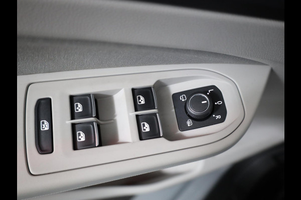 Volkswagen Golf 1.5 eTSI Style 130 pk Automaat (DSG) | Navigatie | Panoramadak | Parkeersensoren | Adaptieve cruise control | Stoelverwarming |